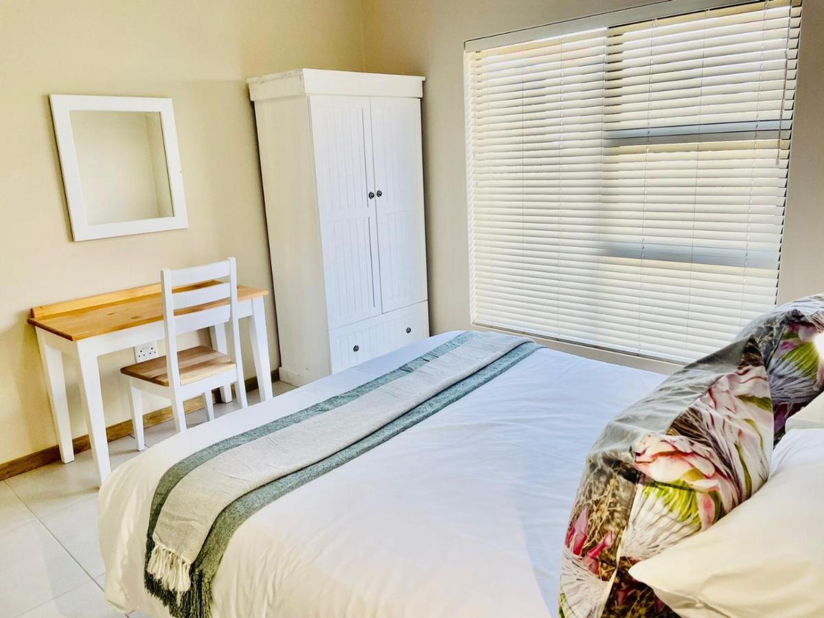Вилла Travalia Guest Farm Nelspoort Экстерьер фото